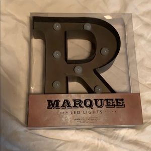 Marquee led light. Letter R NWT